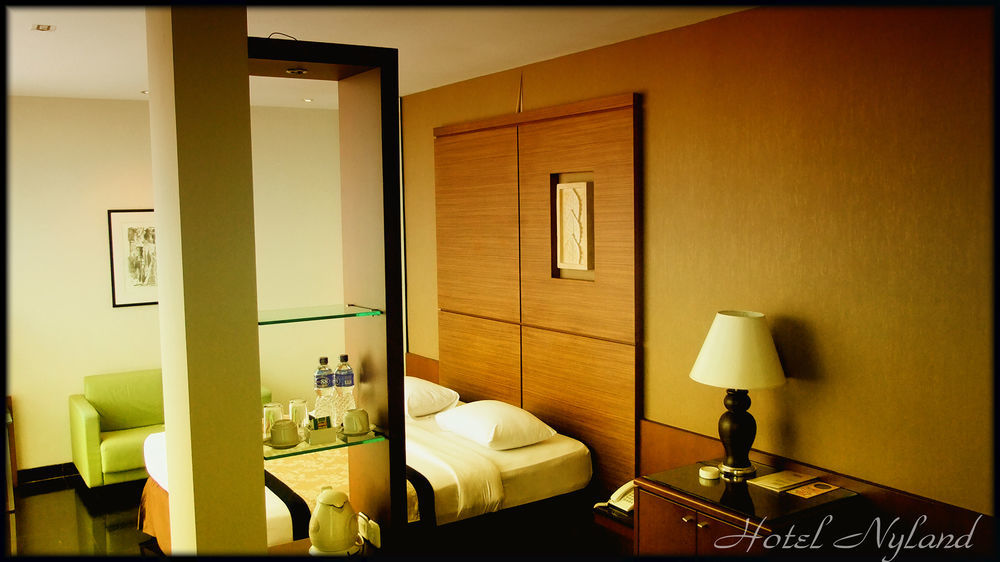 Capital O 874 Hotel Nyland Pasteur Bandung Ngoại thất bức ảnh