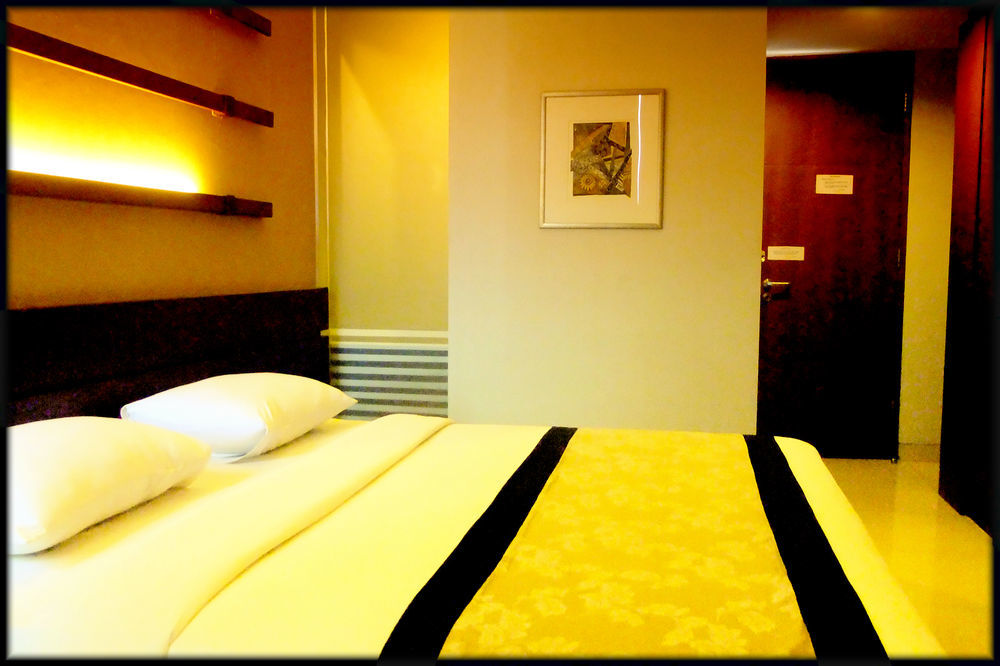 Capital O 874 Hotel Nyland Pasteur Bandung Ngoại thất bức ảnh