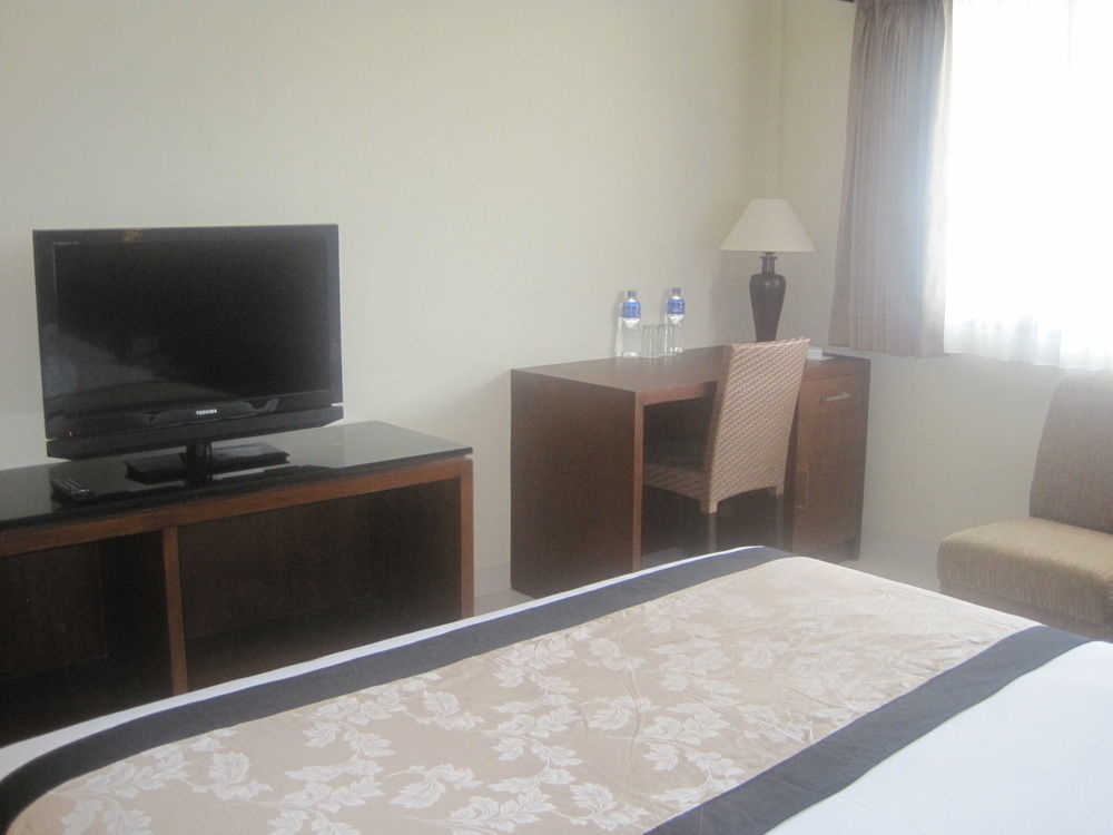 Capital O 874 Hotel Nyland Pasteur Bandung Ngoại thất bức ảnh