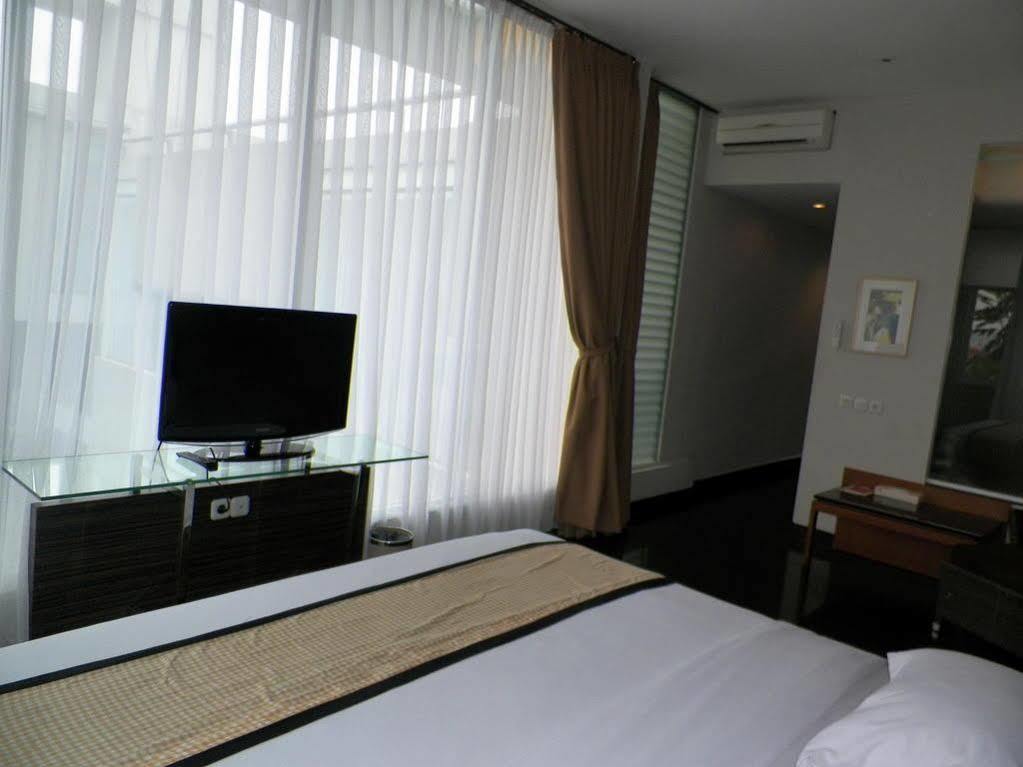 Capital O 874 Hotel Nyland Pasteur Bandung Ngoại thất bức ảnh